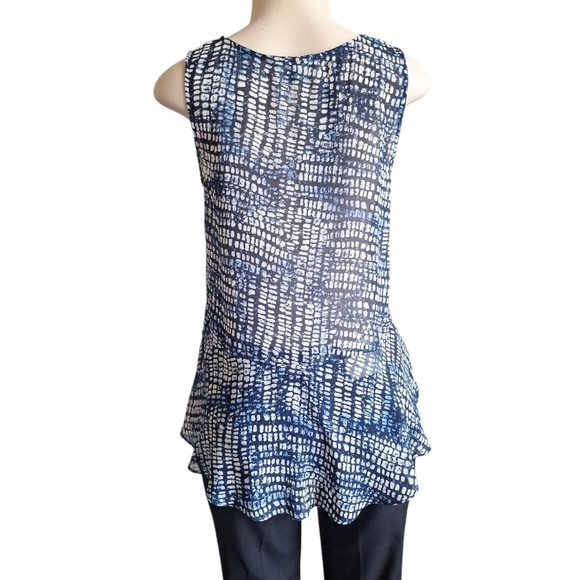 3/$20 Daisy Fuentes Sleeveless Ruffle Blouse - Size Small - Picture 3 of 4